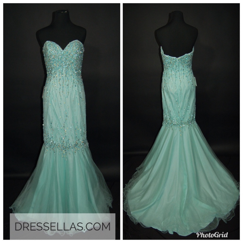 SALE! NWT! Mermaid Prom Dress